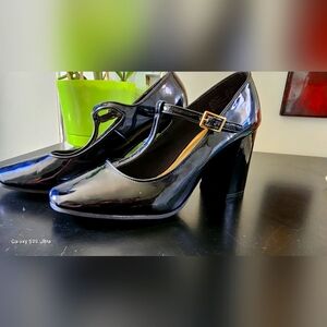 Fiomi Women's Black Wedge Heels With Ankle T-Strap  Buckle Size 7.5